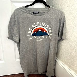 Large, Bonobos grey shirt, French lettering, old school, new